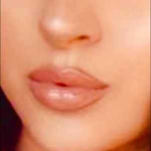 💋New Buxom Va-Va-PLUMP Shiny Liquid ❣️warm nude